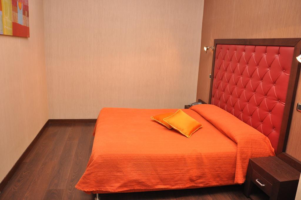 Hotel Fontana Del Re Ариано-Ирпино Номер фото