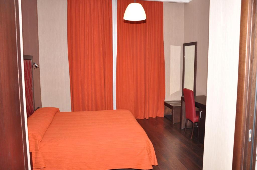 Hotel Fontana Del Re Ариано-Ирпино Номер фото